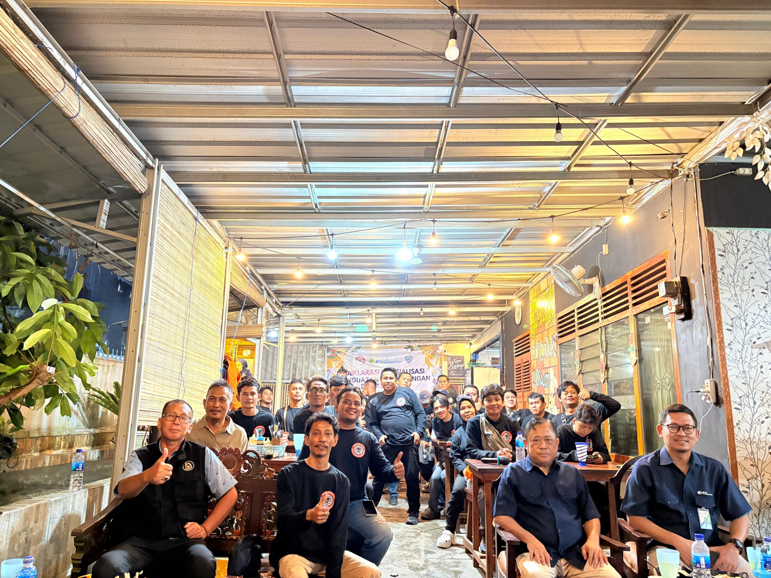 Aksi solid komunitas driver online big family palembang : Deklarasi dan sosialisasi penguatan perlindungan sosial